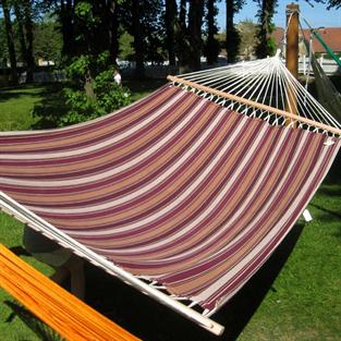 Hängematten WEINROT aus 100% neue Baumwolle mit 160 cm Spreizstangen